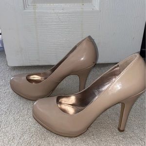 Steve Madden nude heels